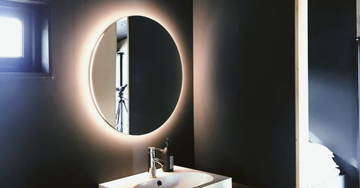 10 Beautiful Lighting Pieces to Accentuate Your Bathroom