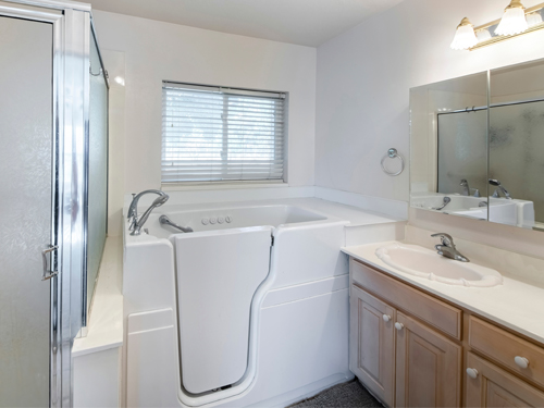  Walk-In Bathtubs